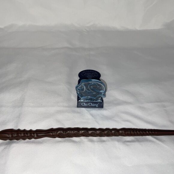 NEW HARRY POTTER WIZARDING WORLD PATRONUS MYSTERY WAND SERIES CHO CHANG - Picture 3 of 3